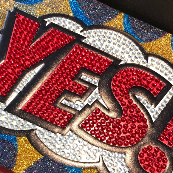 Meet your Posher, Lisa - Picture 1 of 1